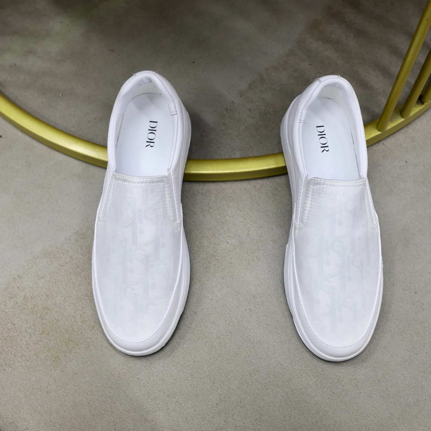 Ex-factory price: 420💰🙅‍♂️🙅‍♂️🙅‍♂️ Brand: Dior DIOR Standard code: 38-44 (45 customized) Grade: Same as the official website Material: Original material splicing Comfortable and breathable lining Lightweight and wear-resistant sports outsole Style category: Men's fashionable casual shoes Running sneakers Distinguished luxury brand elements Top luxury Color: actual picture color